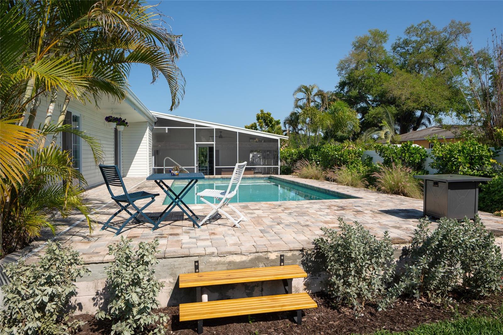 Listing photo id 36 for 2660 Fairway Avenue S