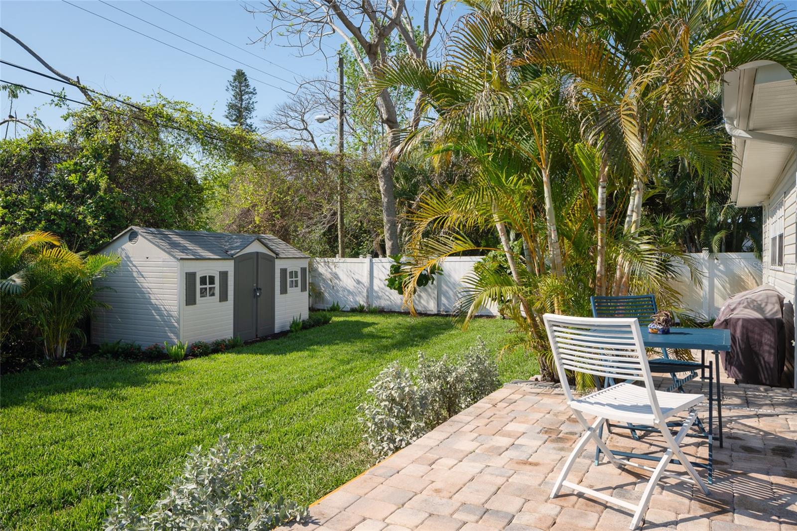 Listing photo id 37 for 2660 Fairway Avenue S