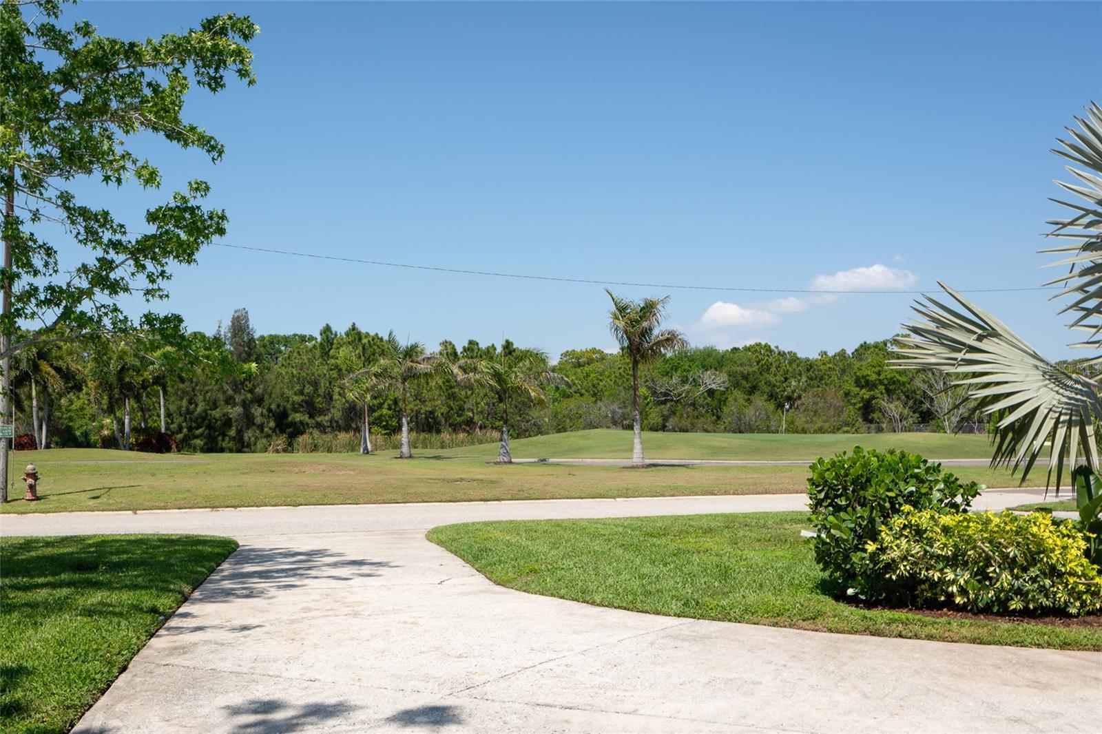 Listing photo id 41 for 2660 Fairway Avenue S