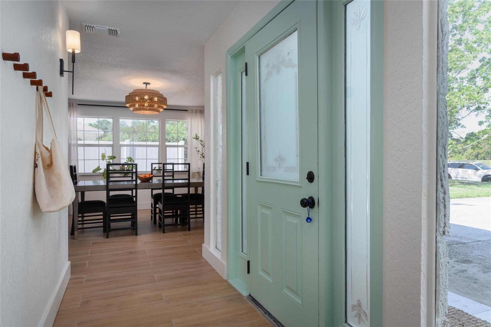 Listing photo id 3 for 2660 Fairway Avenue S