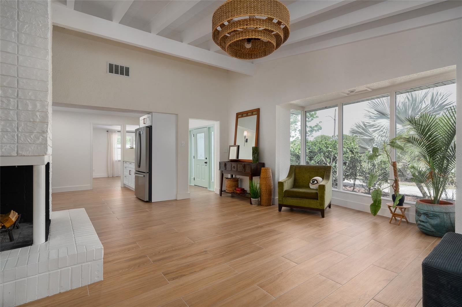 Listing photo id 6 for 2660 Fairway Avenue S