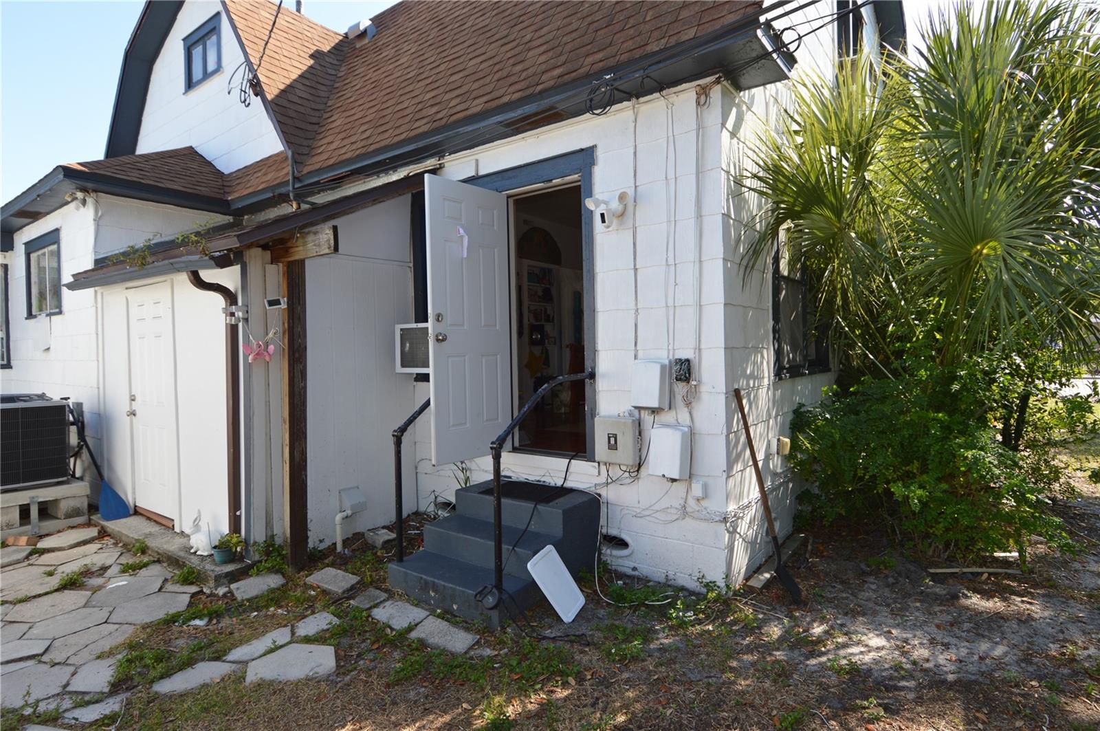 Image 27 of 100 For 2800 Dartmouth Avenue N