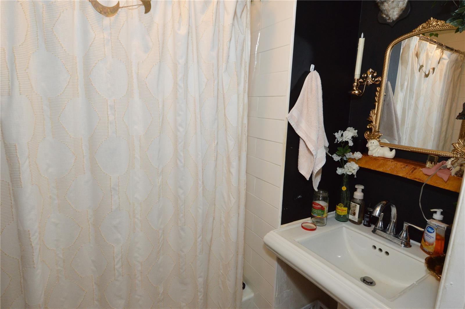 Image 94 of 100 For 2800 Dartmouth Avenue N