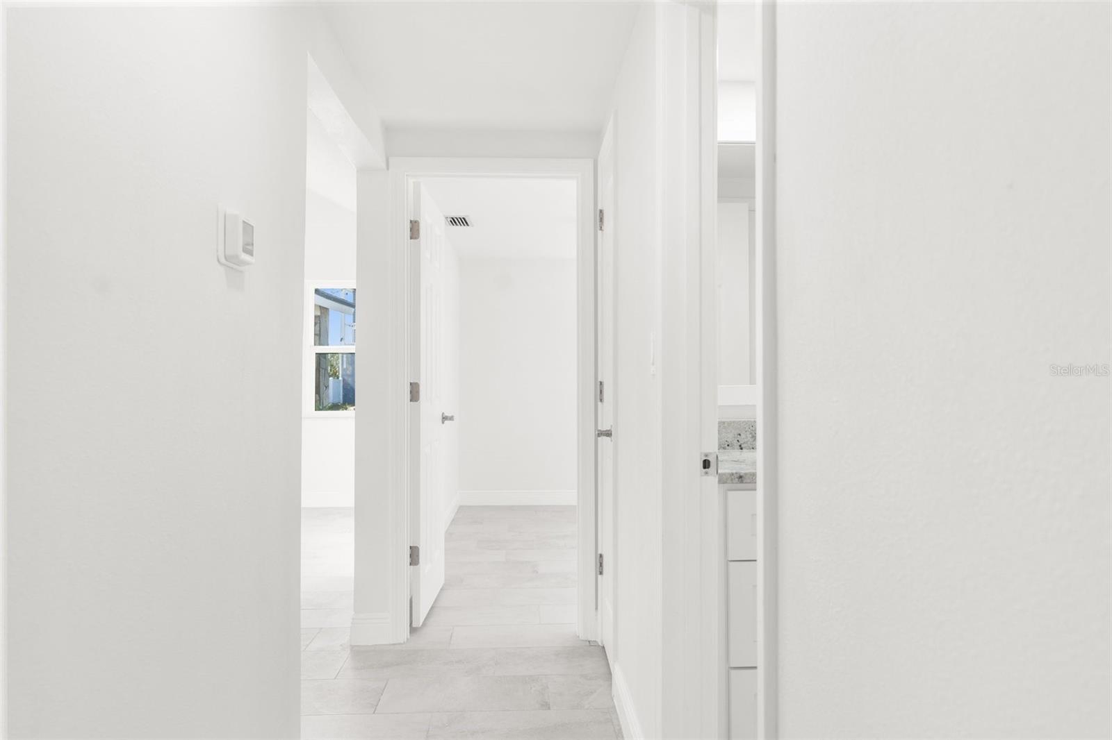 Image 23 of 29 For 13726 Michelle Avenue