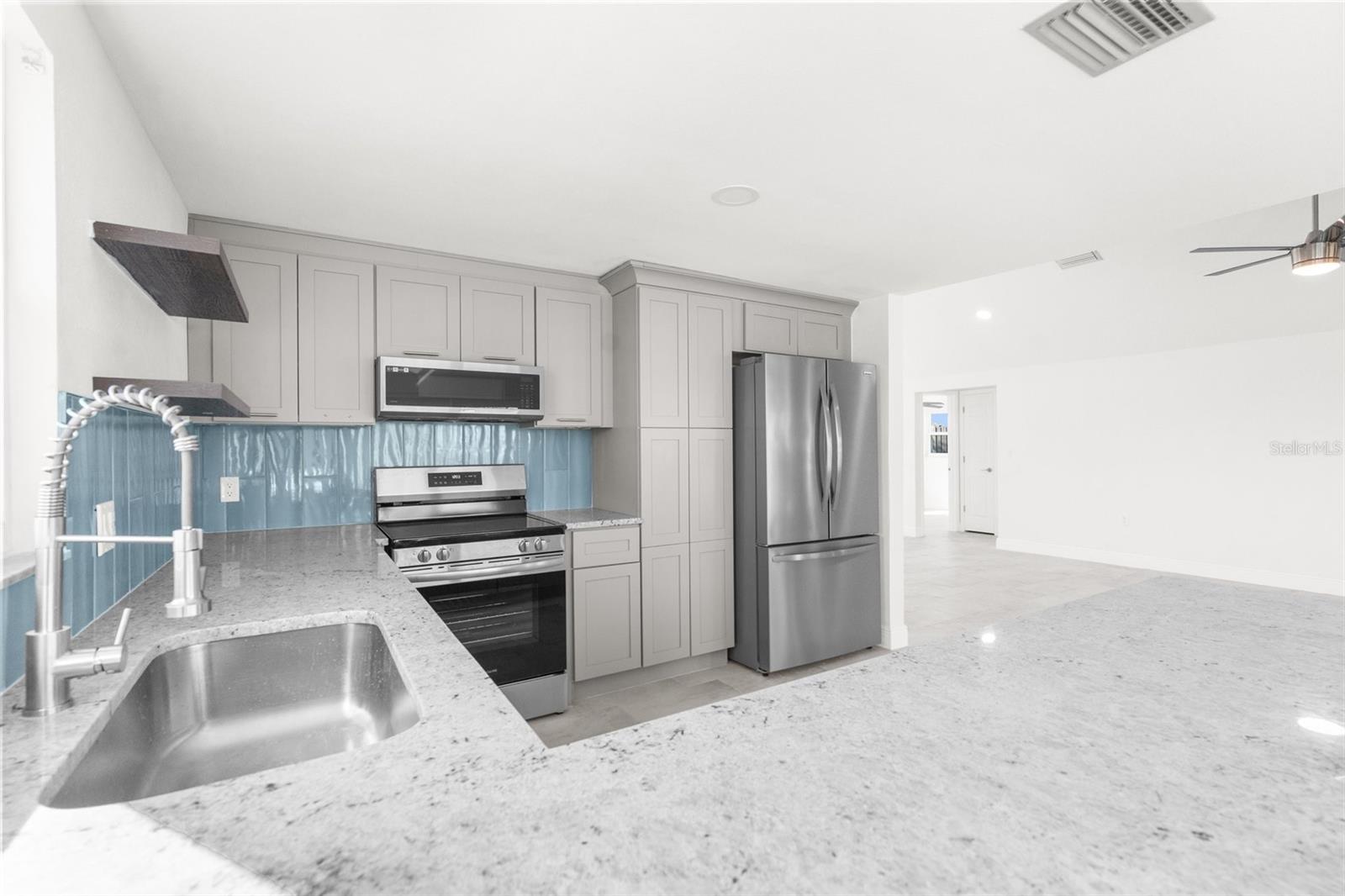 Image 7 of 29 For 13726 Michelle Avenue