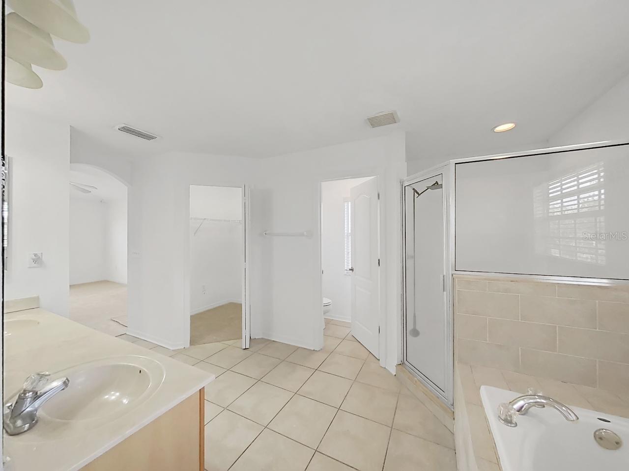 Image 39 of 54 For 1834 Raven Glen Drive