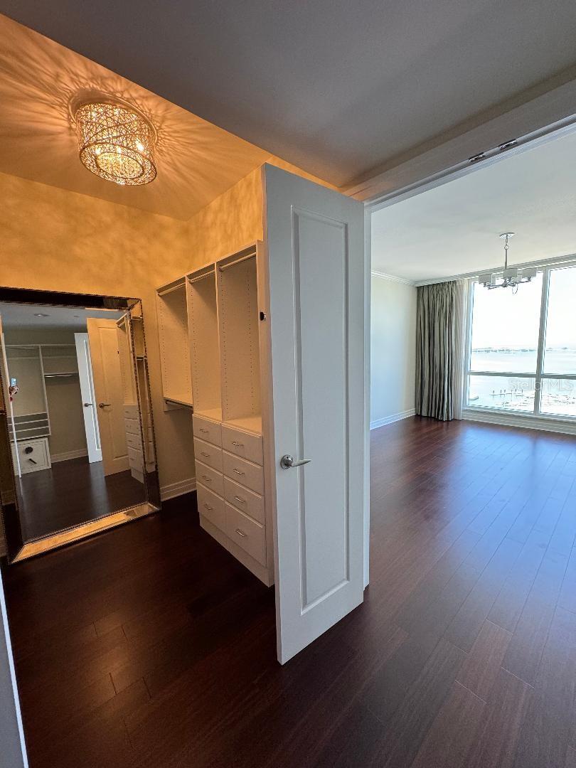 Image 19 of 46 For 331 Cleveland Street 1504