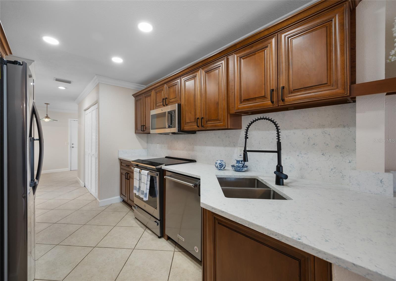 Image 16 of 72 For 10416 Saint Tropez Place