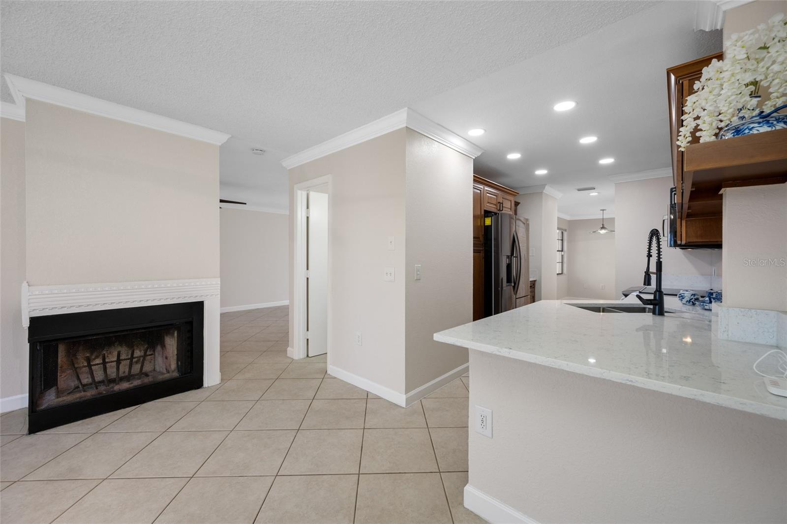 Image 21 of 72 For 10416 Saint Tropez Place