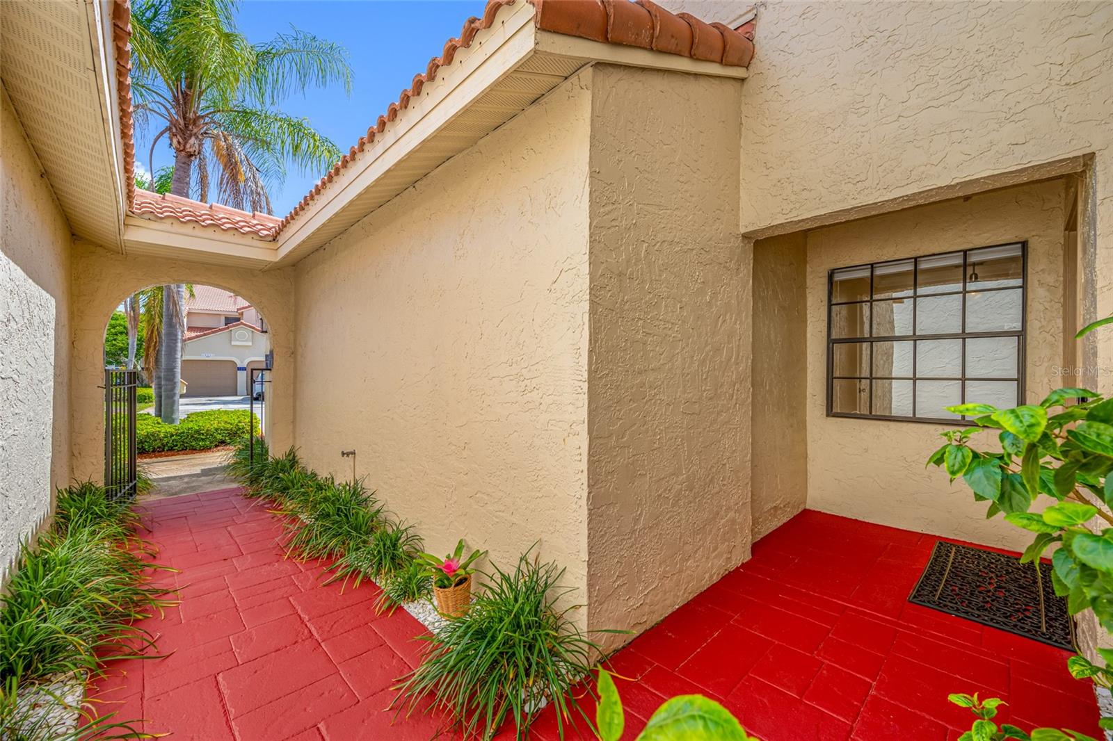 Image 7 of 72 For 10416 Saint Tropez Place