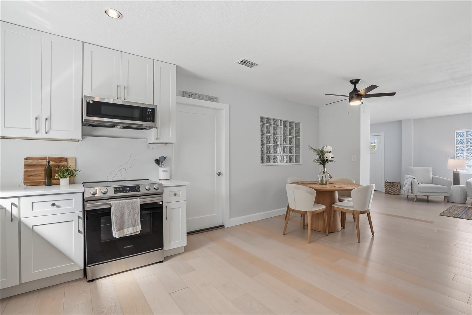 Image 15 of 46 For 4043 Shore Acres Boulevard Ne