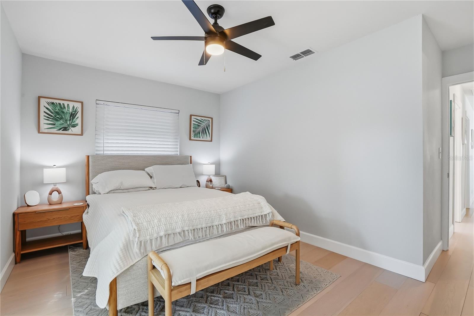 Image 18 of 46 For 4043 Shore Acres Boulevard Ne