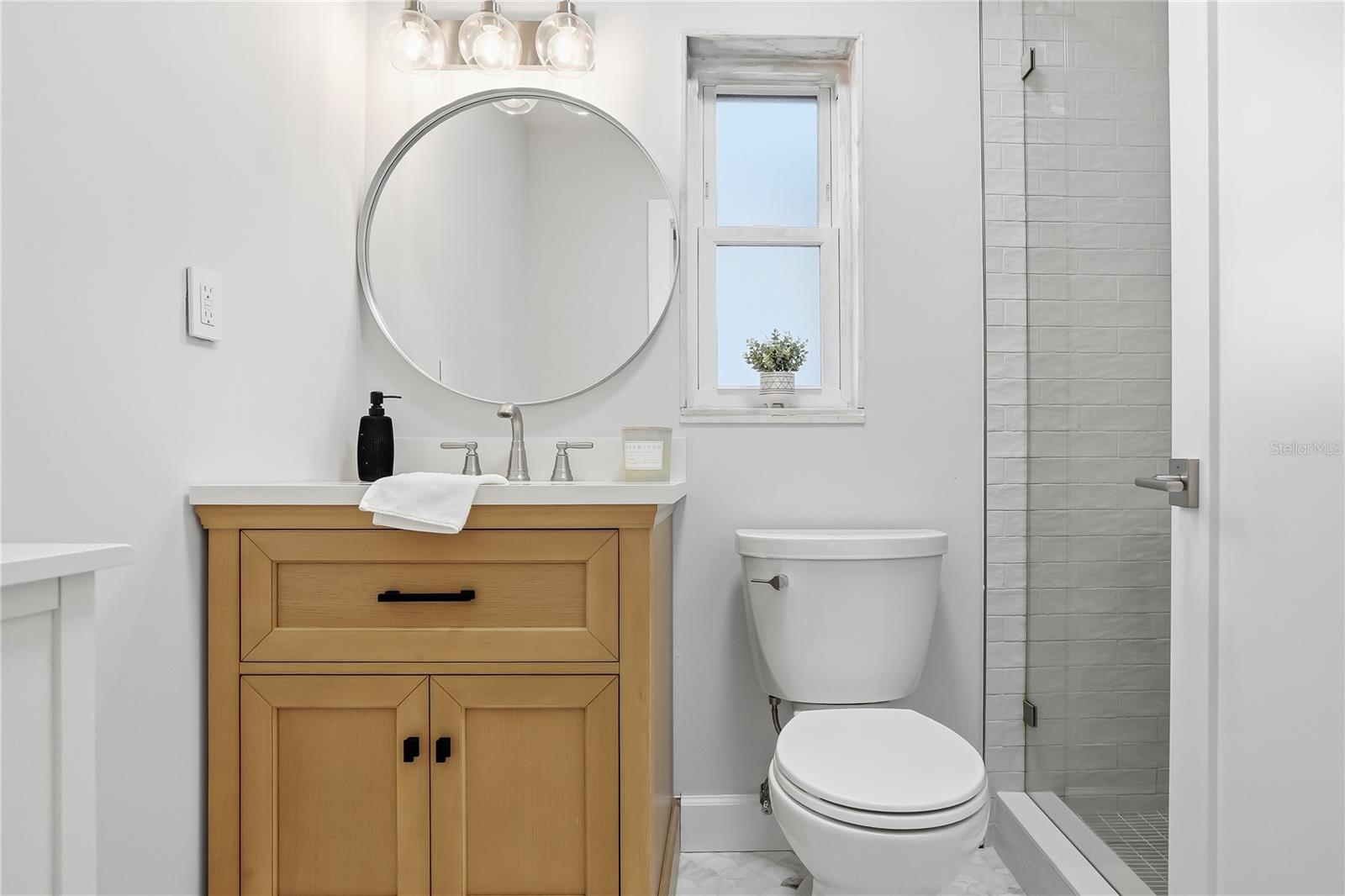 Image 20 of 46 For 4043 Shore Acres Boulevard Ne