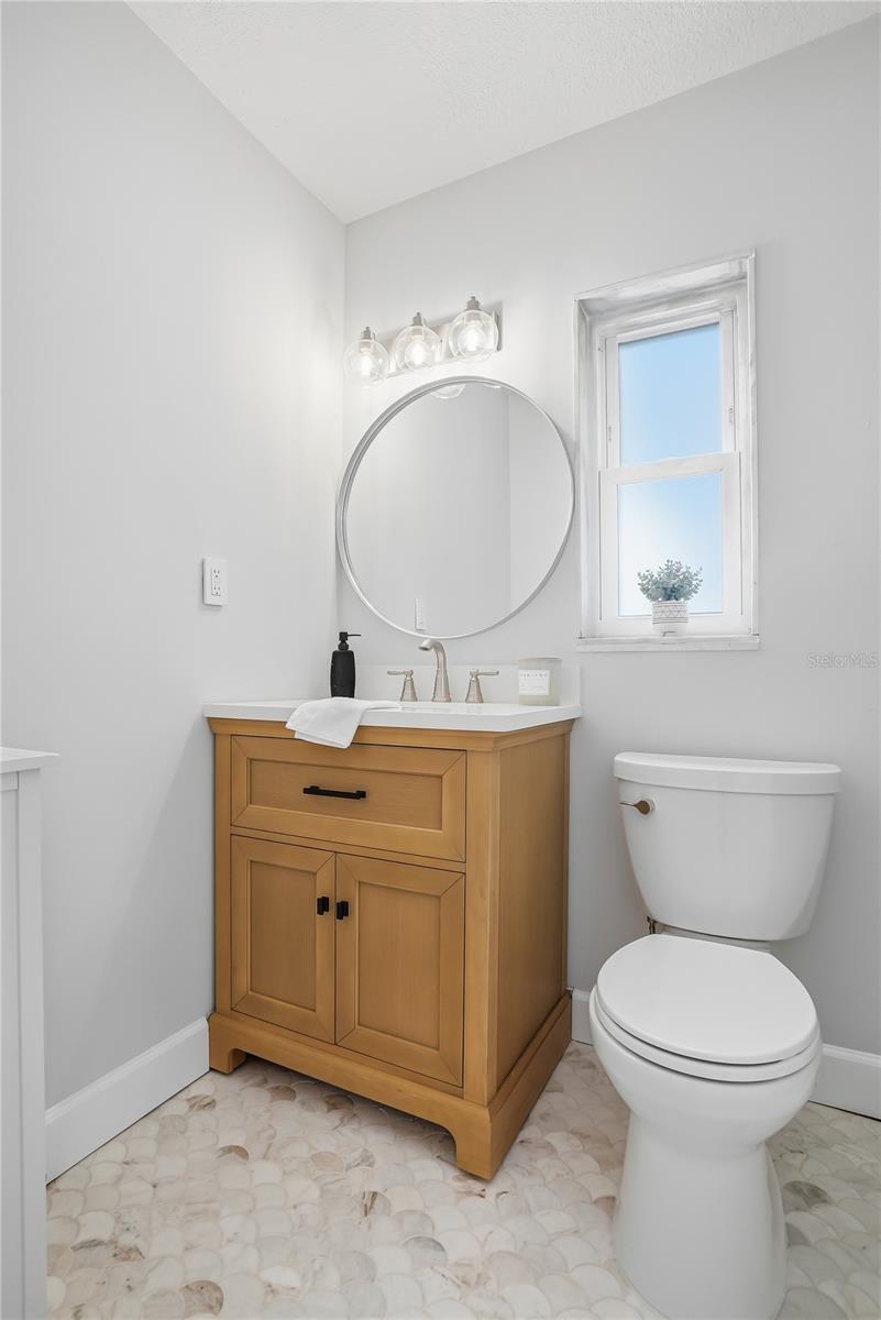 Image 23 of 46 For 4043 Shore Acres Boulevard Ne