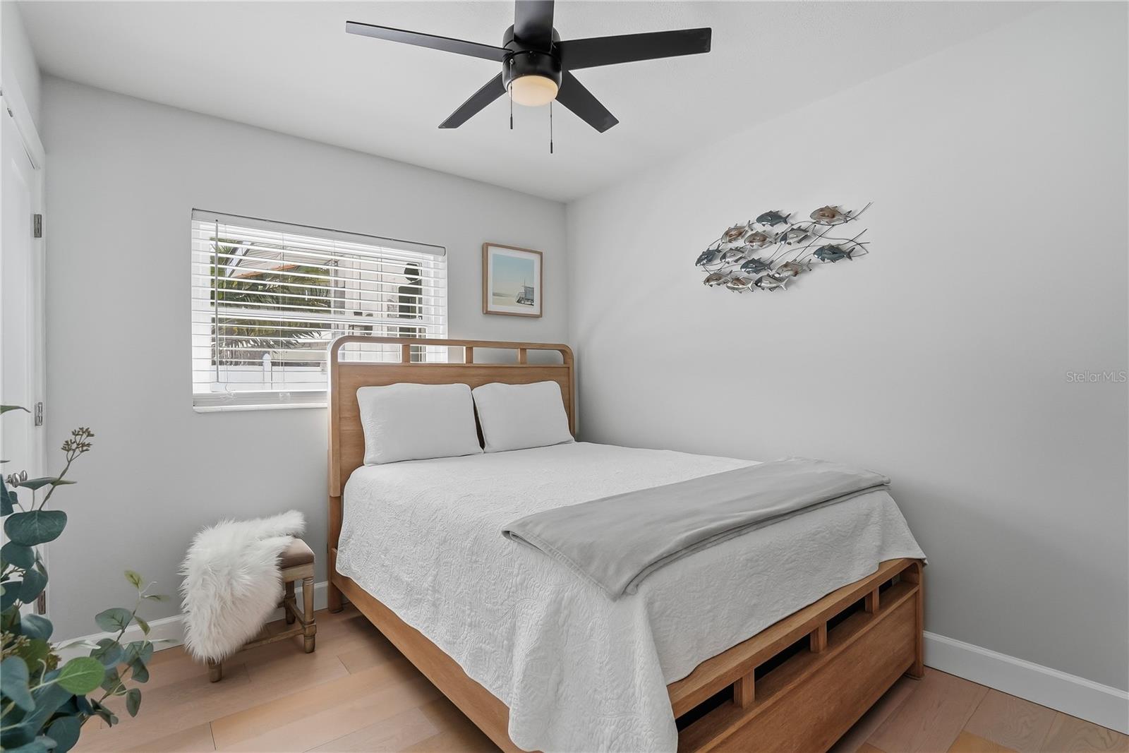 Image 27 of 46 For 4043 Shore Acres Boulevard Ne