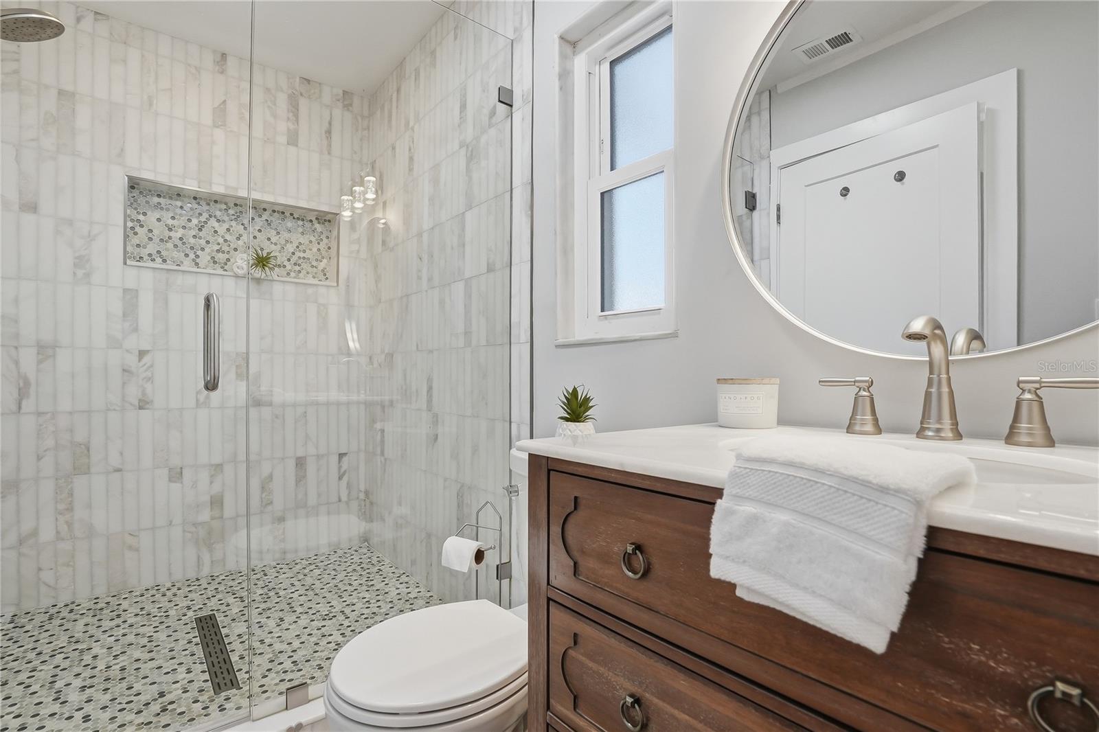 Image 29 of 46 For 4043 Shore Acres Boulevard Ne