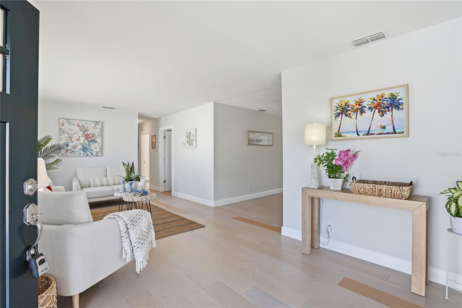 Image 6 of 46 For 4043 Shore Acres Boulevard Ne