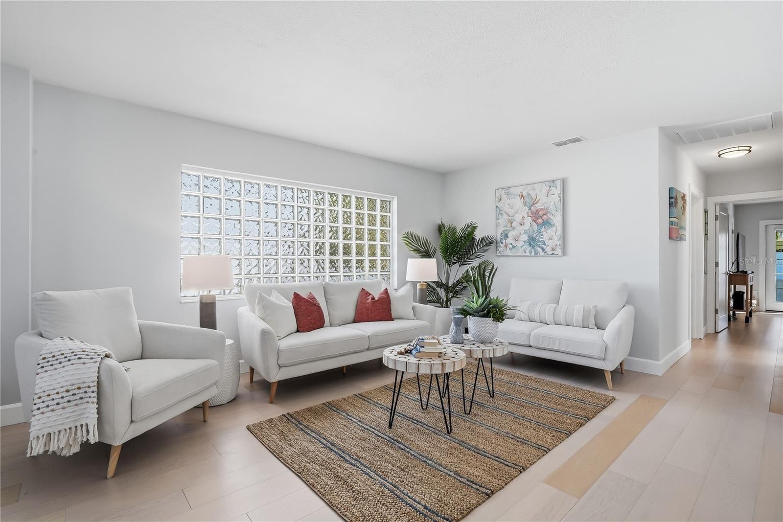 Image 9 of 46 For 4043 Shore Acres Boulevard Ne