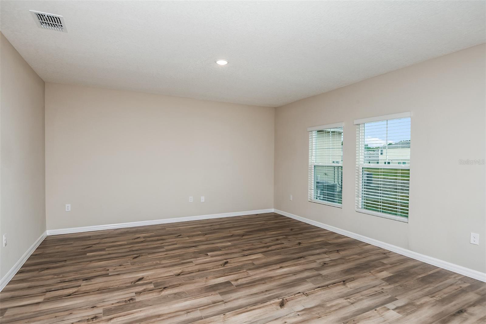 Image 15 of 39 For 1067 Foreshore Lane