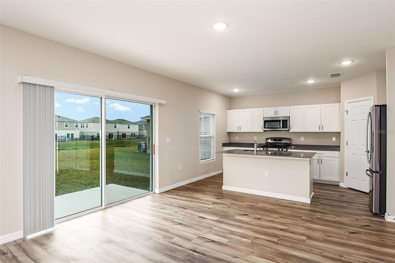 Image 16 of 39 For 1067 Foreshore Lane