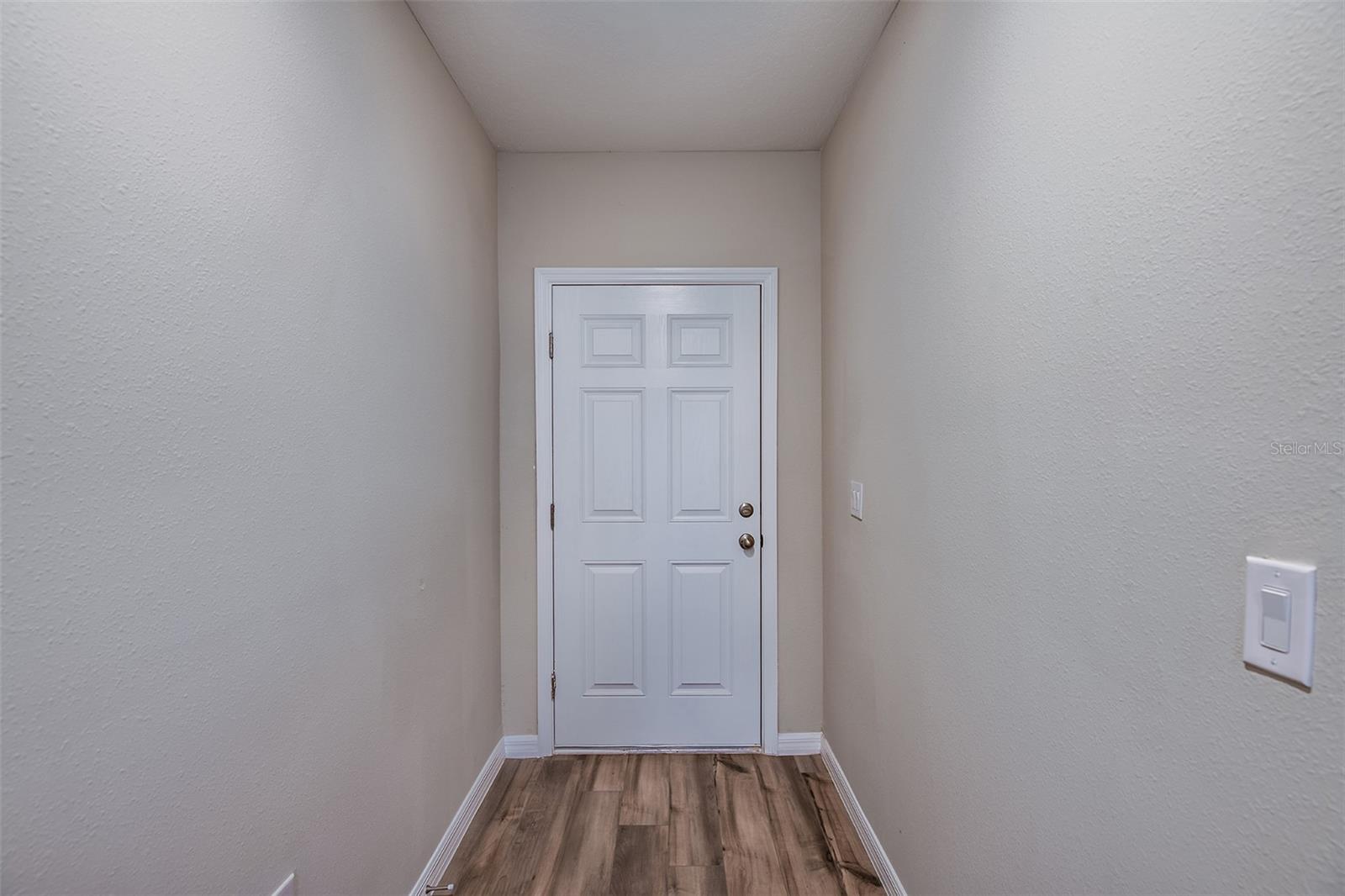 Image 31 of 39 For 1067 Foreshore Lane