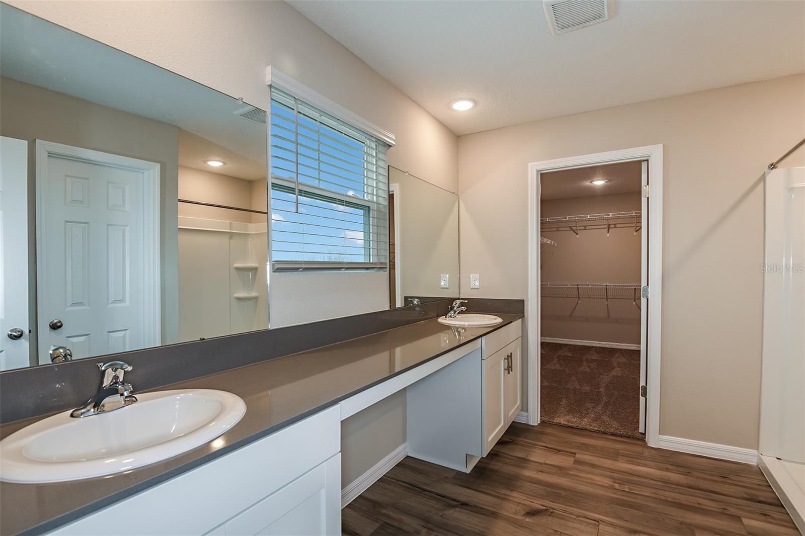 Image 5 of 39 For 1067 Foreshore Lane