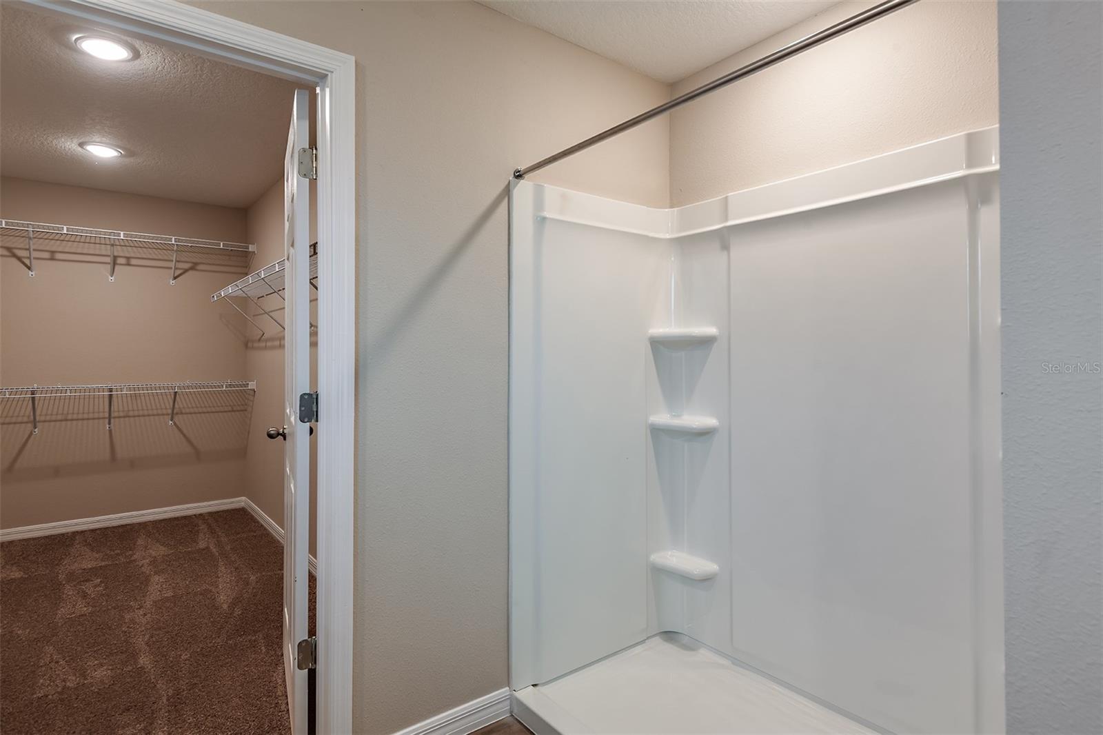 Image 6 of 39 For 1067 Foreshore Lane