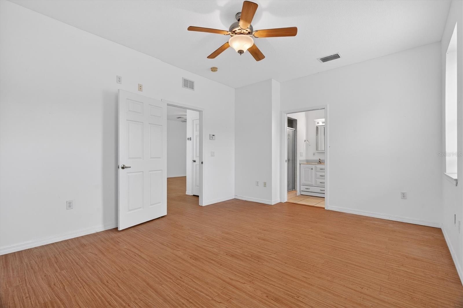 Image 11 of 46 For 38327 Hamrich Drive