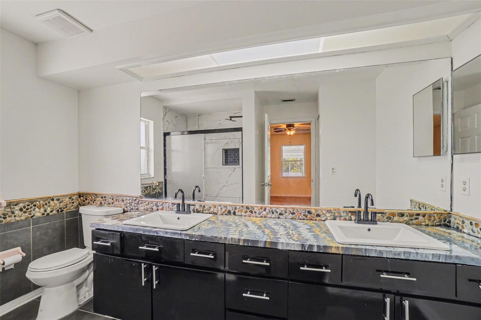 Image 5 of 21 For 808 Chamberlain Loop