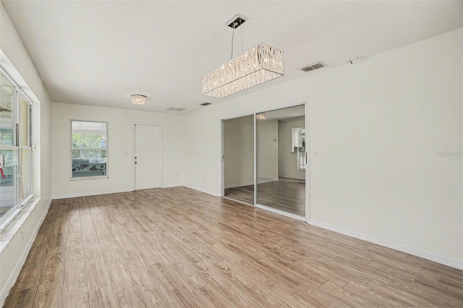 Image 8 of 21 For 808 Chamberlain Loop