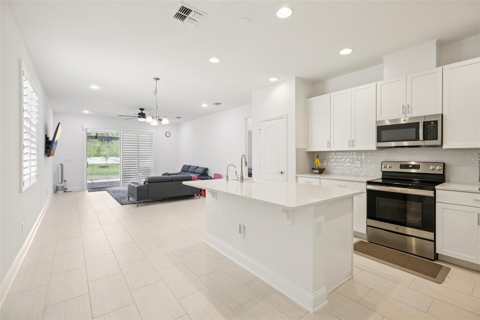 Image 15 of 33 For 4560 Dulwik Place