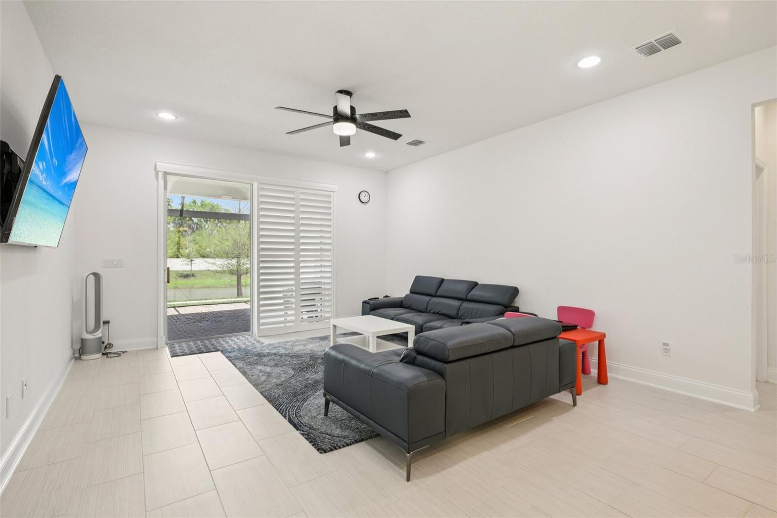 Image 19 of 33 For 4560 Dulwik Place