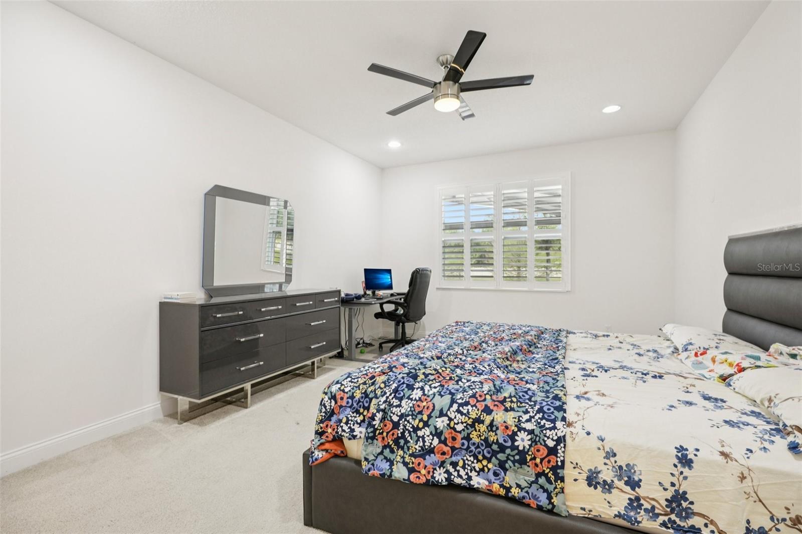 Image 22 of 33 For 4560 Dulwik Place