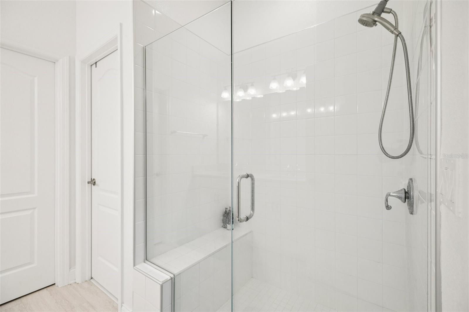 Image 25 of 33 For 4560 Dulwik Place