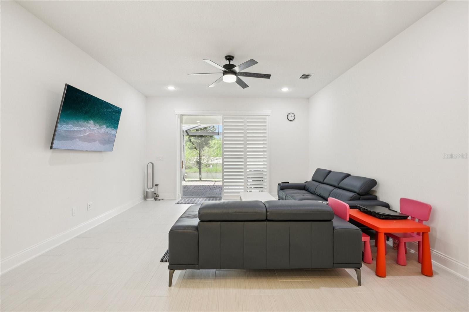 Image 3 of 33 For 4560 Dulwik Place