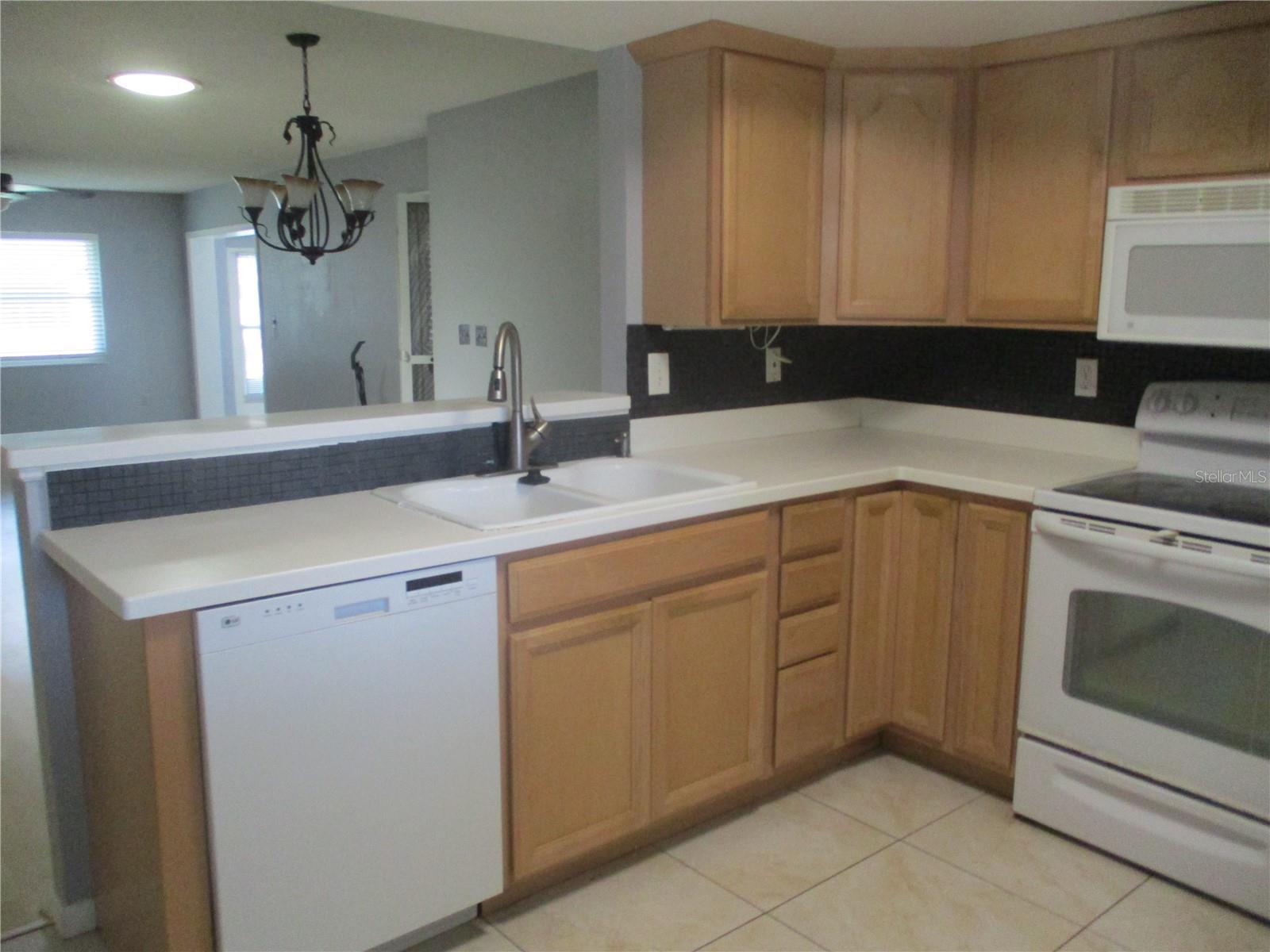 Image 6 of 20 For 2124 Hailstone Circle