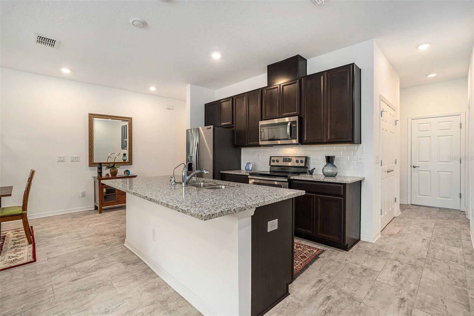 Image 11 of 48 For 1105 Lady Gouldian Court