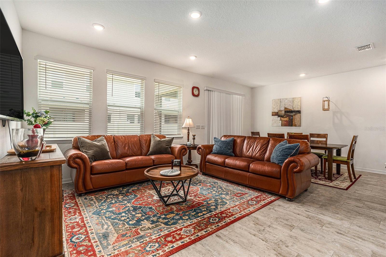 Image 3 of 48 For 1105 Lady Gouldian Court