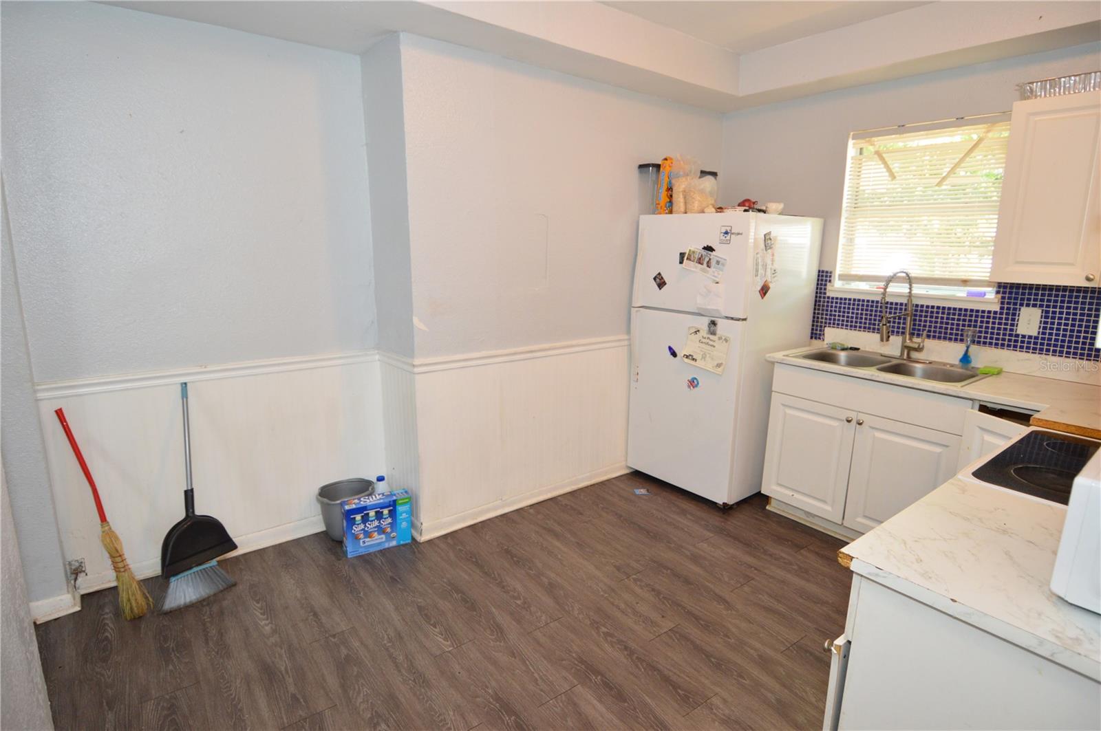 Image 11 of 73 For 811 18th Avenue S