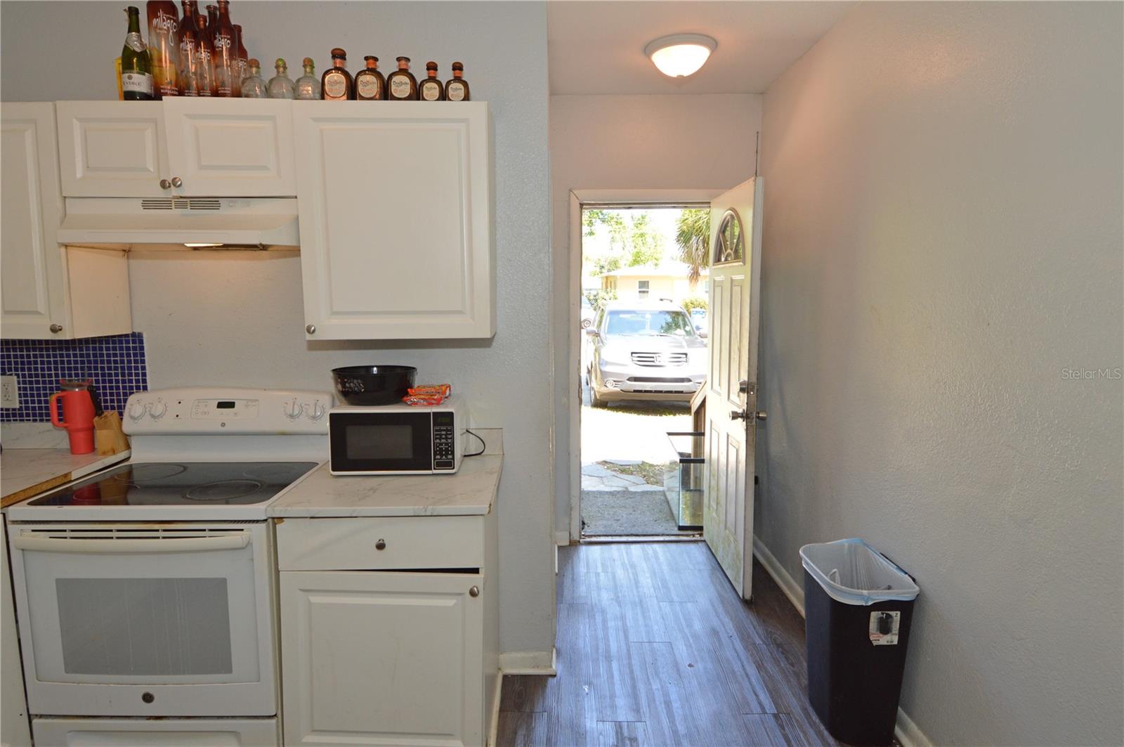 Image 16 of 73 For 811 18th Avenue S