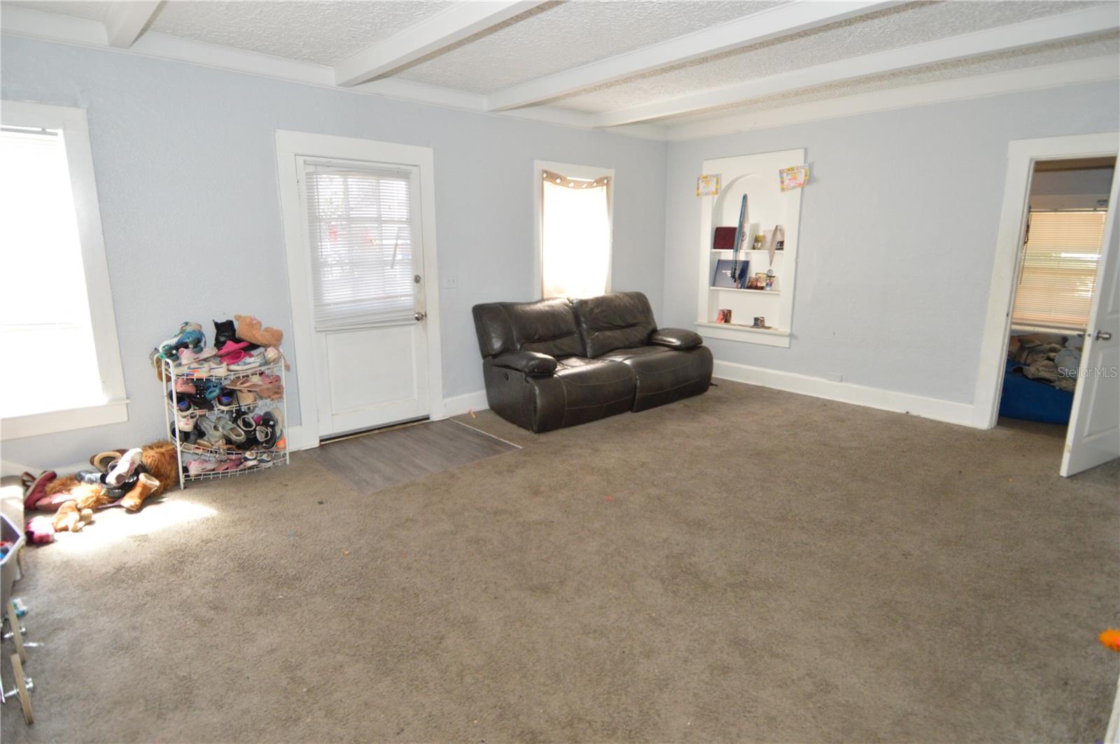 Image 22 of 73 For 811 18th Avenue S