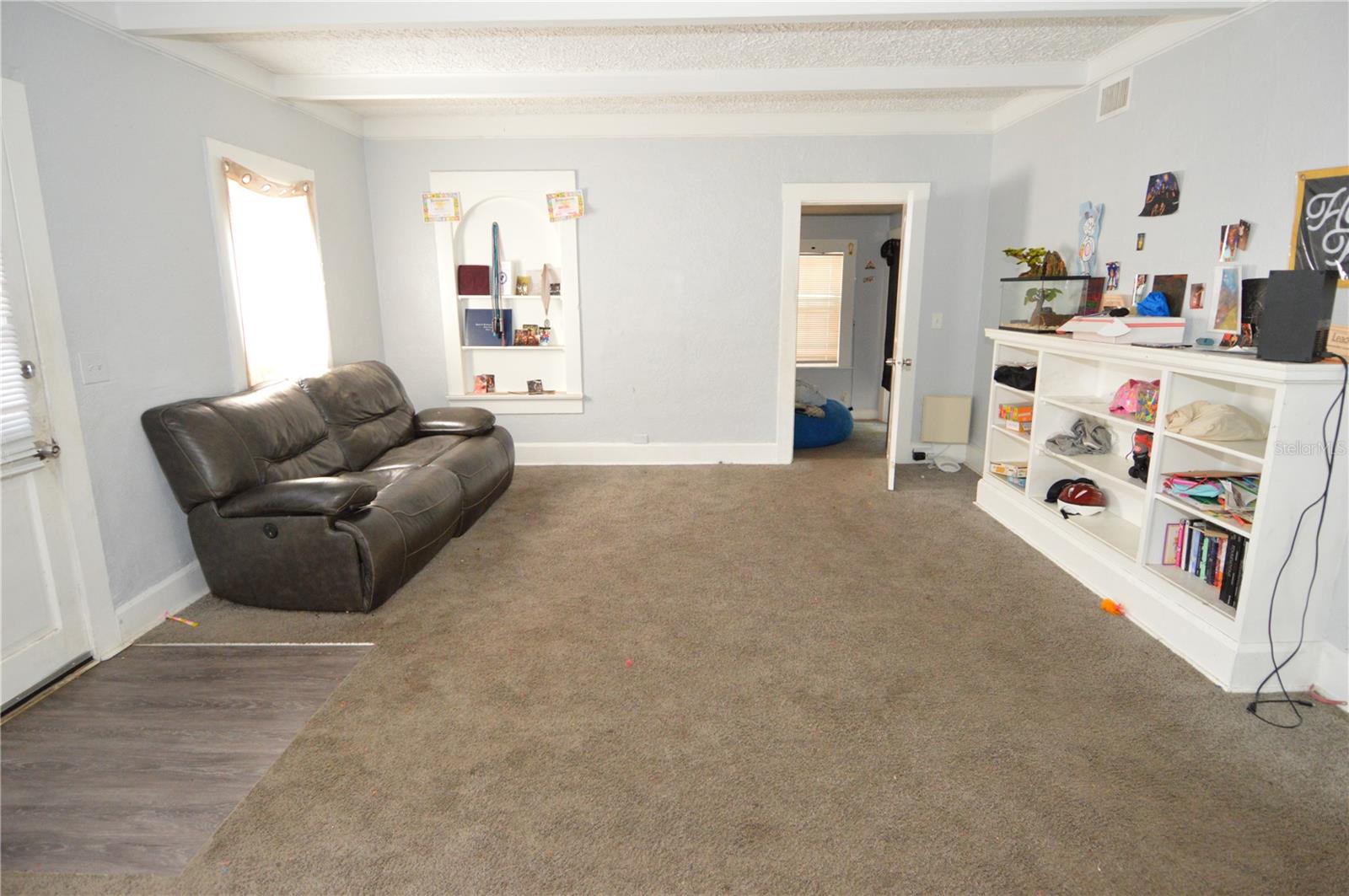 Image 23 of 73 For 811 18th Avenue S