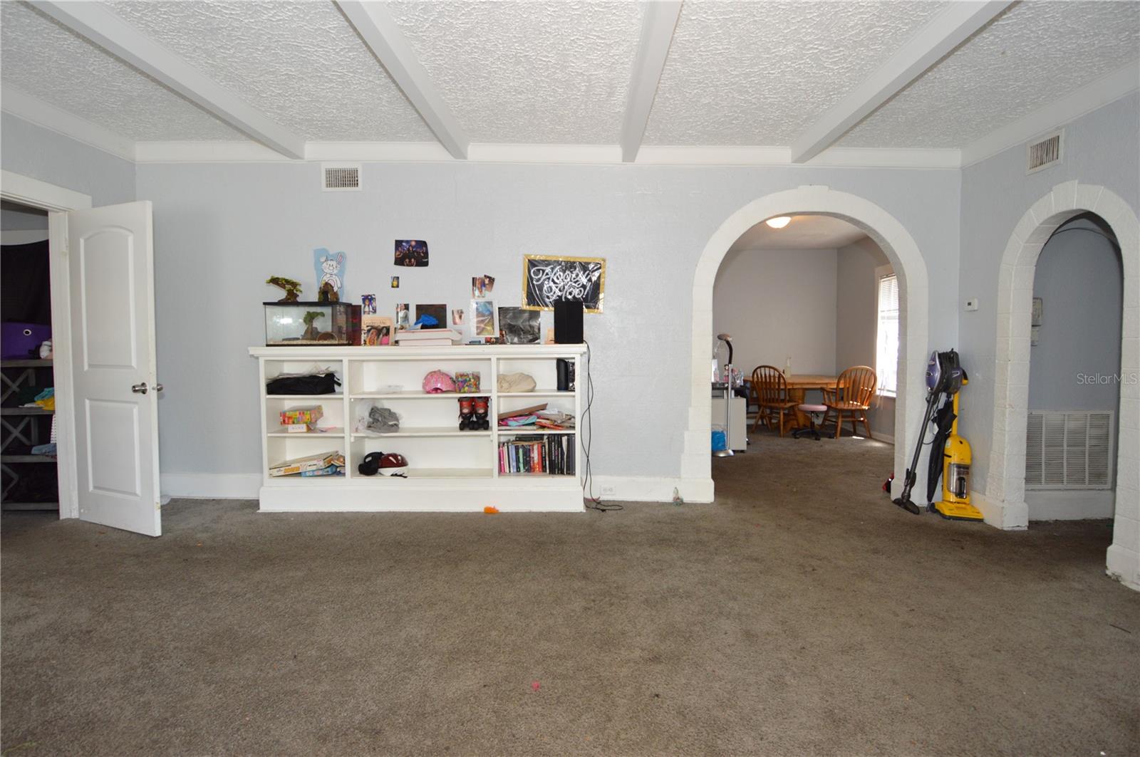 Image 25 of 73 For 811 18th Avenue S