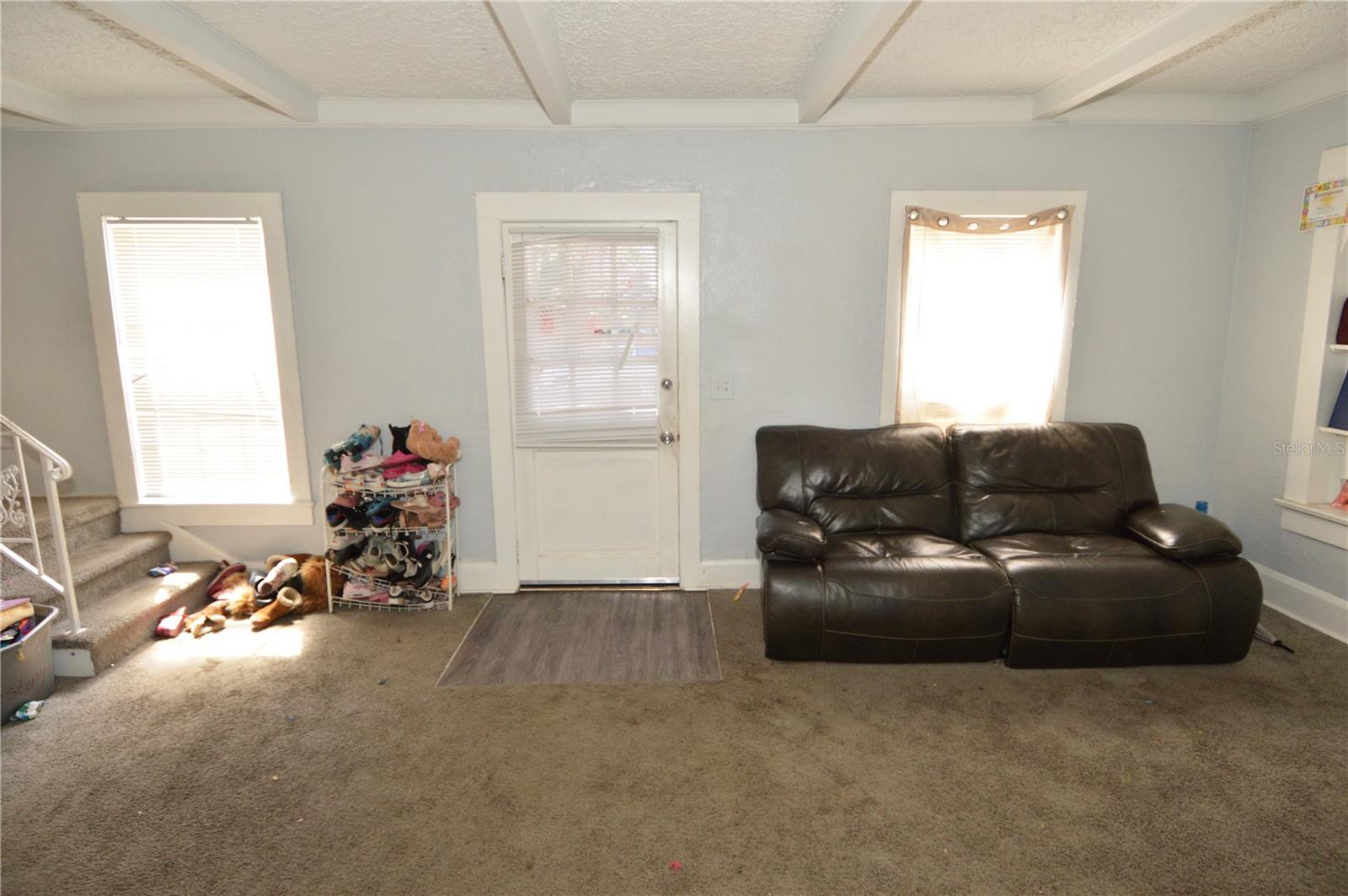 Image 30 of 73 For 811 18th Avenue S