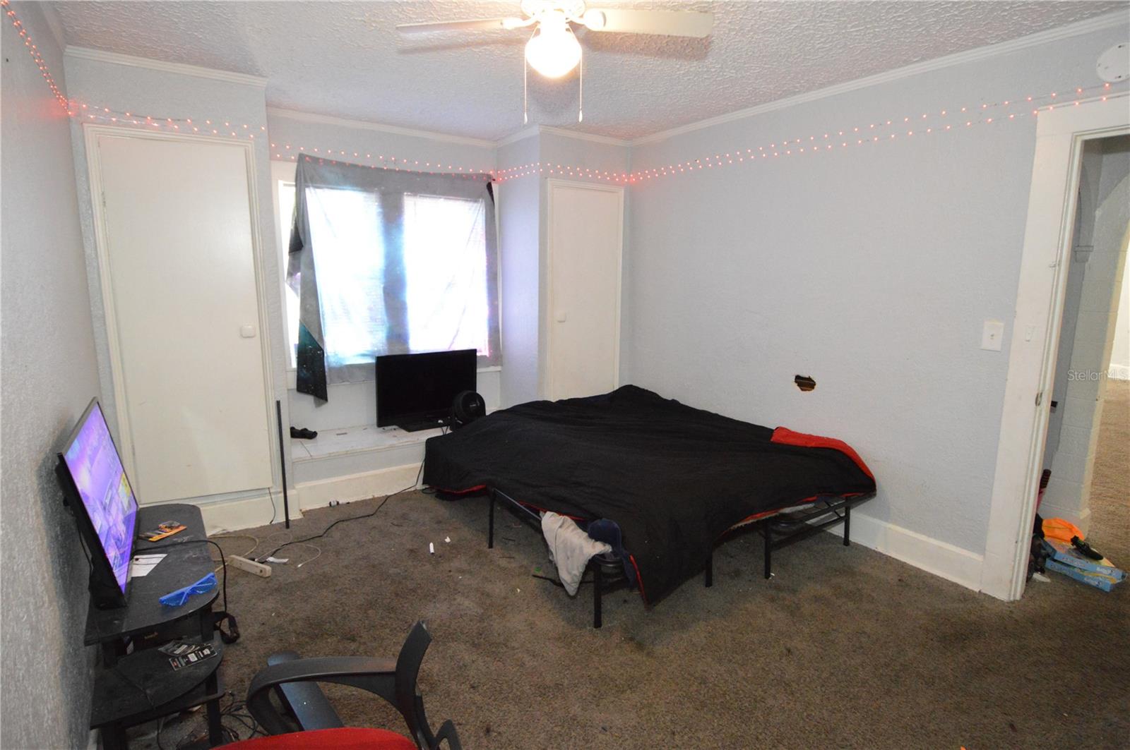 Image 37 of 73 For 811 18th Avenue S