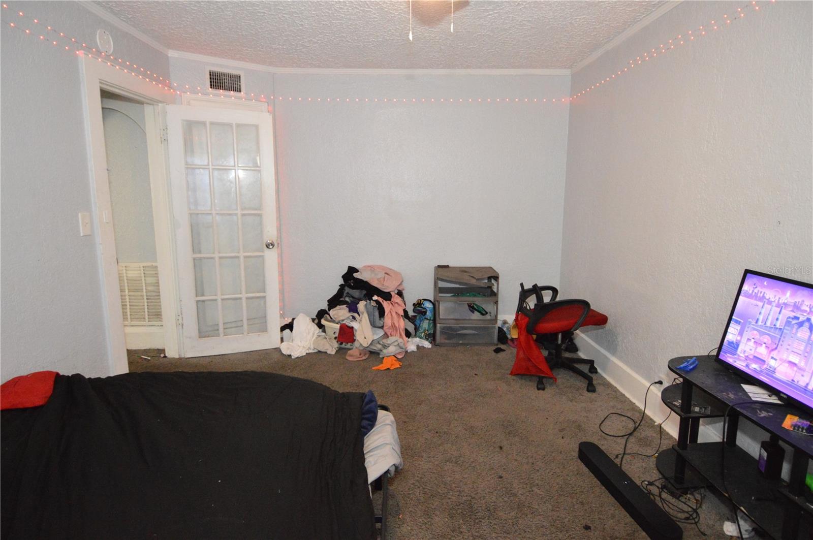 Image 40 of 73 For 811 18th Avenue S