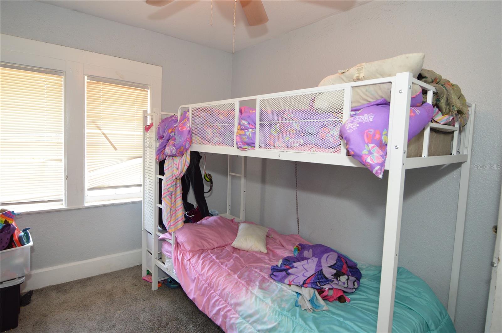 Image 42 of 73 For 811 18th Avenue S