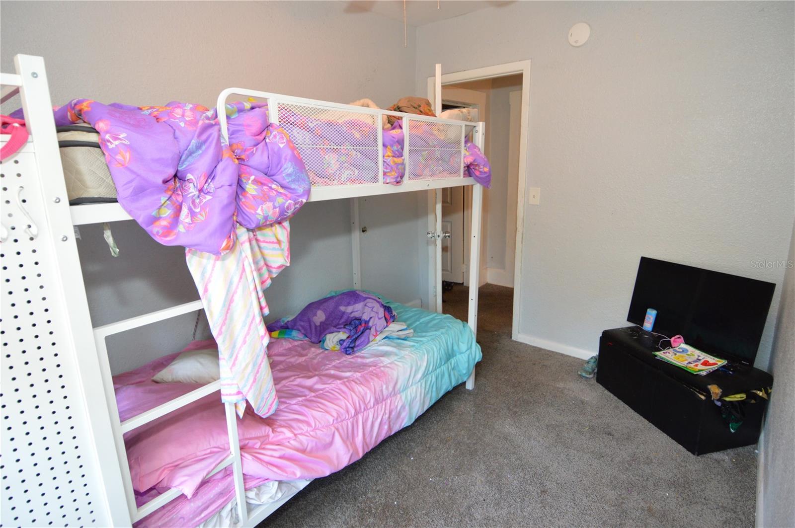 Image 44 of 73 For 811 18th Avenue S