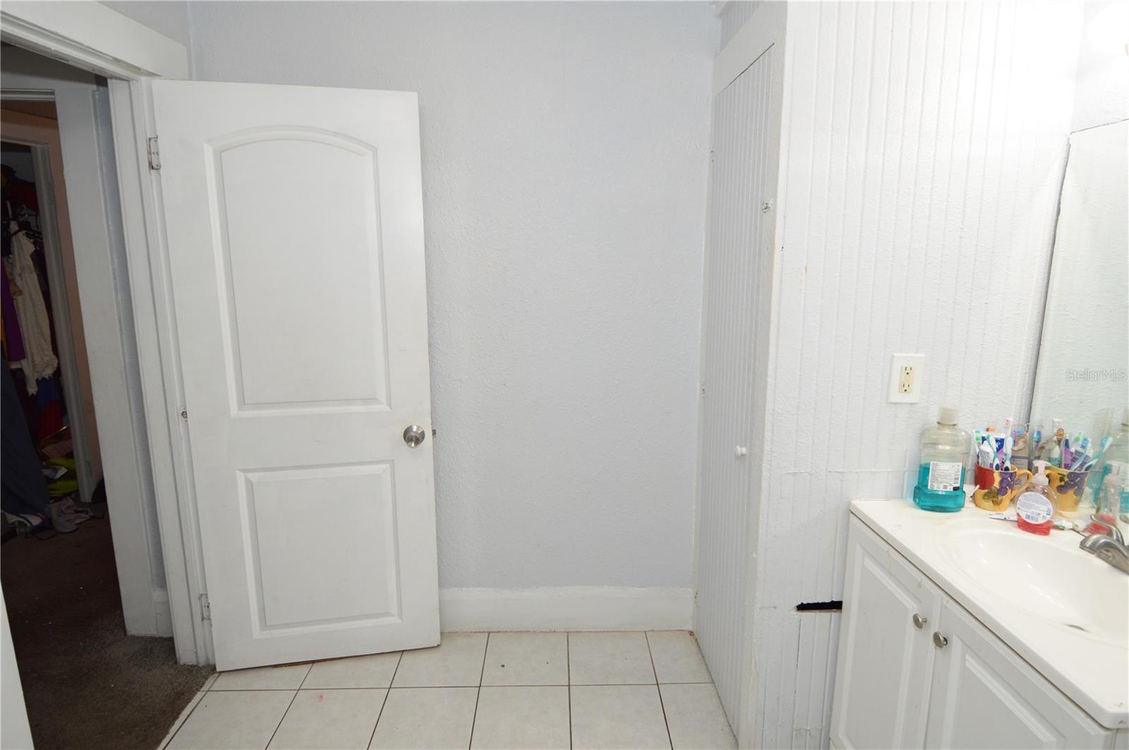 Image 50 of 73 For 811 18th Avenue S