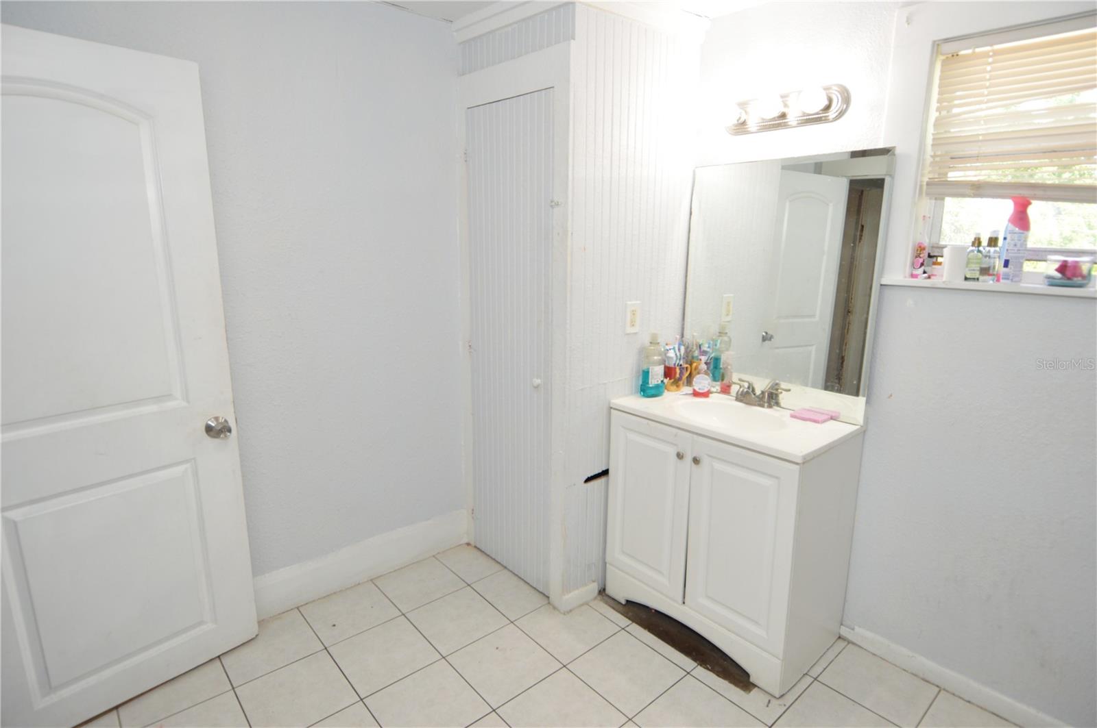 Image 51 of 73 For 811 18th Avenue S